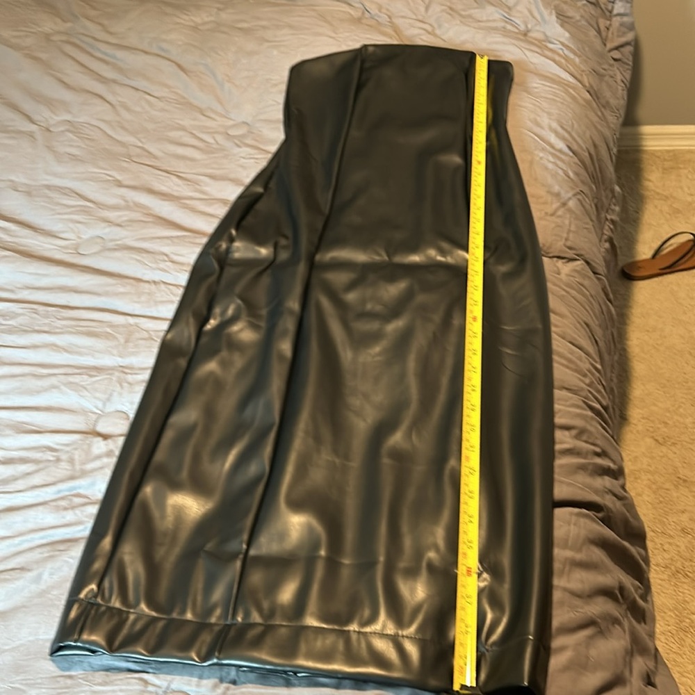 Black pleather strapless dress - Picture 2 of 4